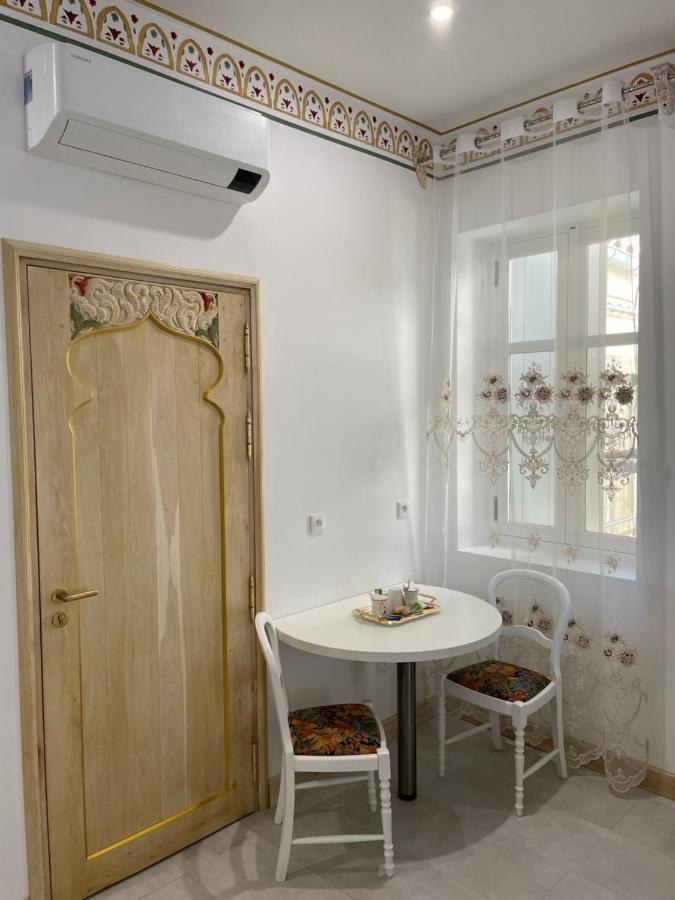 Chambre Orientale Cherazade Maison De L'Eglise Narbonne Exterior foto